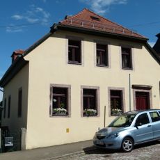 Wohnhaus in offener Bebauung Untere Schloßstraße 12