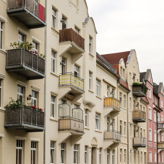 Mietshaus in geschlossener Bebauung Thielestraße 6