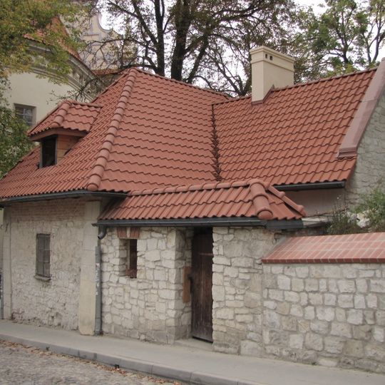 Kostnica cmentarna, ob. dom mieszkalny kościelnego