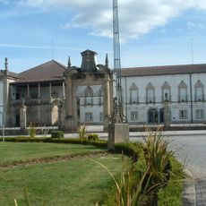 Paço Episcopal de Castelo Branco, incluindo o Jardim Episcopal e o passadiço