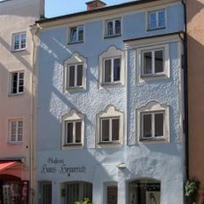 Wohn- und Geschäftshaus