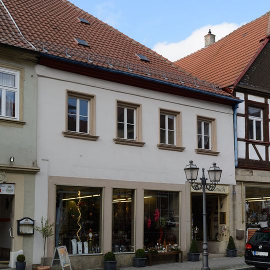 Wohn- und Geschäftshaus