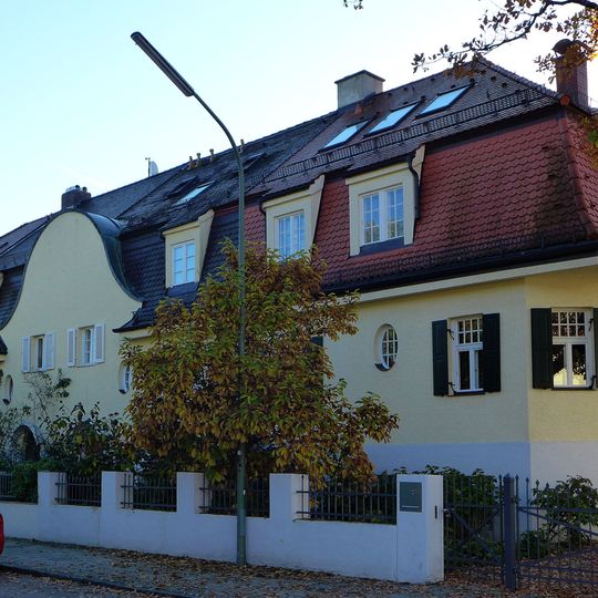 Symmetrische Reihenhausgruppe