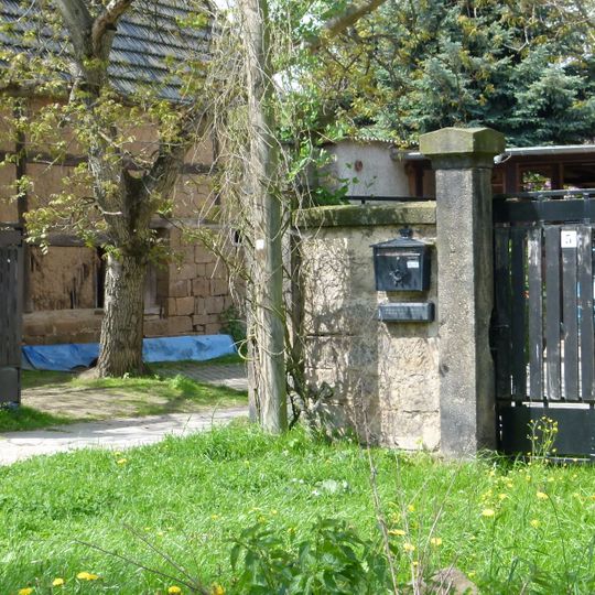 Toreinfahrt und Hofmauer eines Bauernhofes Daube 5
