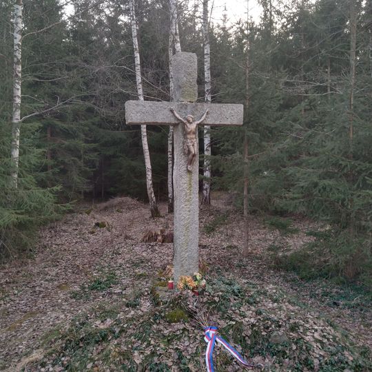 Kříž u mohyly