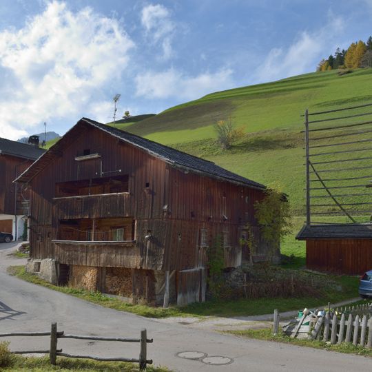 Jeron De Jan De Mena Lungiarü