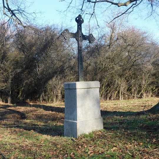 Kříž u cesty jižně od Líšnice