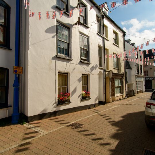 76 And 77, Fore Street