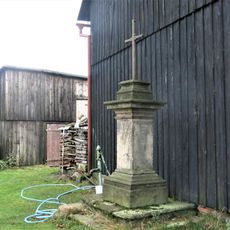 Kříž u domu čp. 66 v Arnolticích