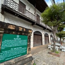 Khun Ampai Commercial Building