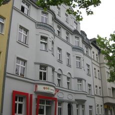 Mietshaus in geschlossener Bebauung Reichenhainer Straße 45