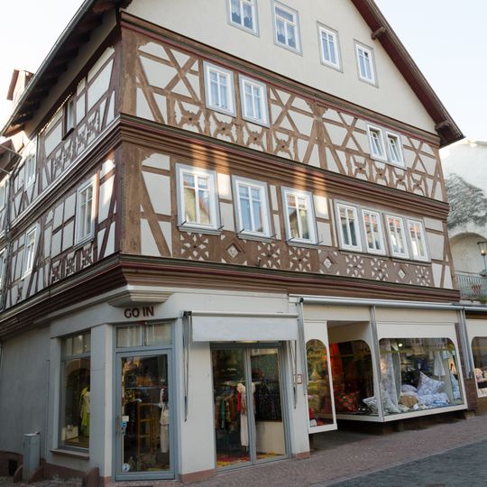 Wohn- und Geschäftshaus