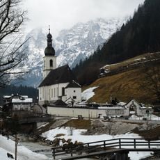 Ensemble Pfarrkirche St. Sebastian mit Umgebung