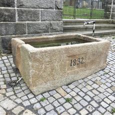 Kamenná nádrž na vodu pod kostelem v Lipové