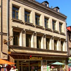 Wohn- und Geschäftshaus