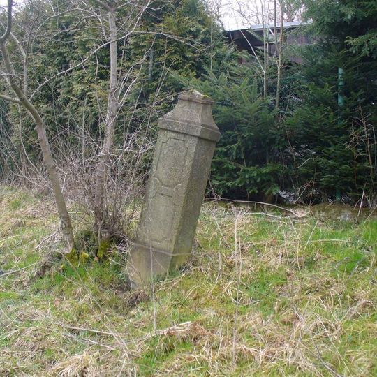 Kříž naproti domu Máchova 19 v Jiříkově