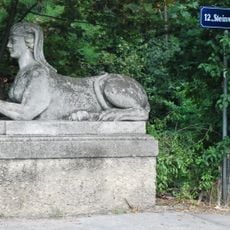 Sphingen an der Tivolibrücke