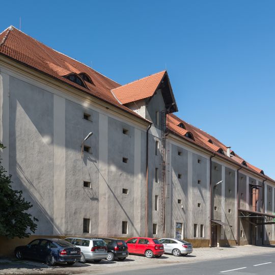 Granary in Henryków