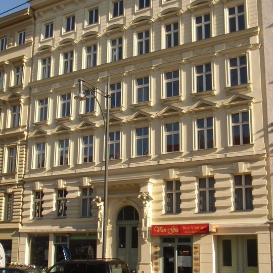 Mietshaus Greifswalder Straße 11