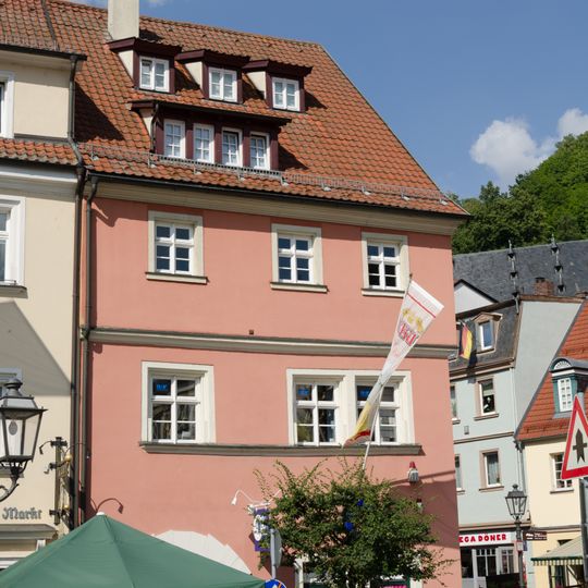 Wohn- und Geschäftshaus