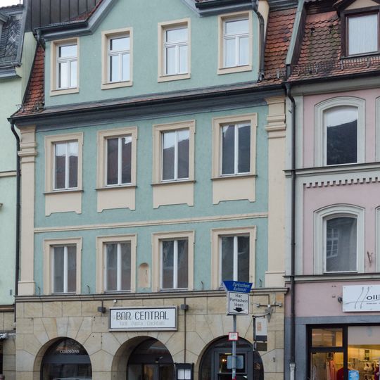 Wohn- und Geschäftshaus