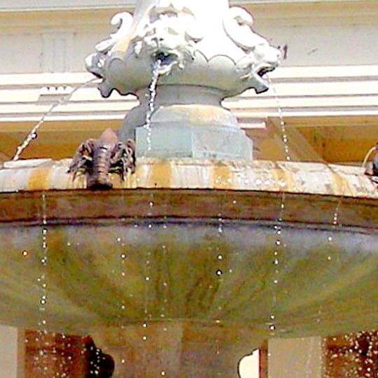 Ganymedova fontána, fontána-nádrž