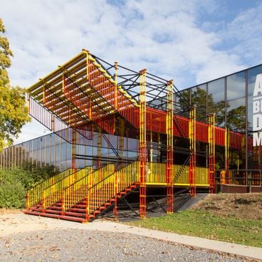 Jean Nouvel: Arquitectura emblemática, museos y monumentos modernos