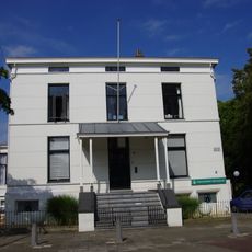 Neoclassicistisch huis met stoep