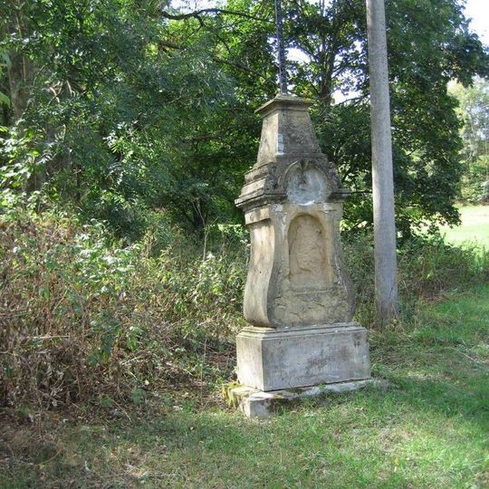 Boží muka u silnice ve Zlatém Potoce