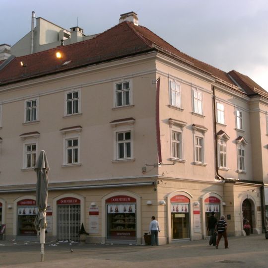 Wohn- und Geschäftshaus, Ehemaliges Stiftshaus