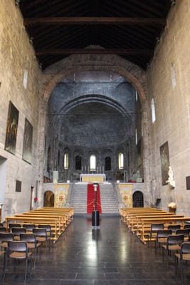 Interior 0
