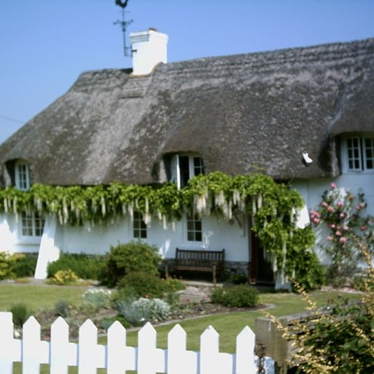 Briantspuddle Cruck Cottage