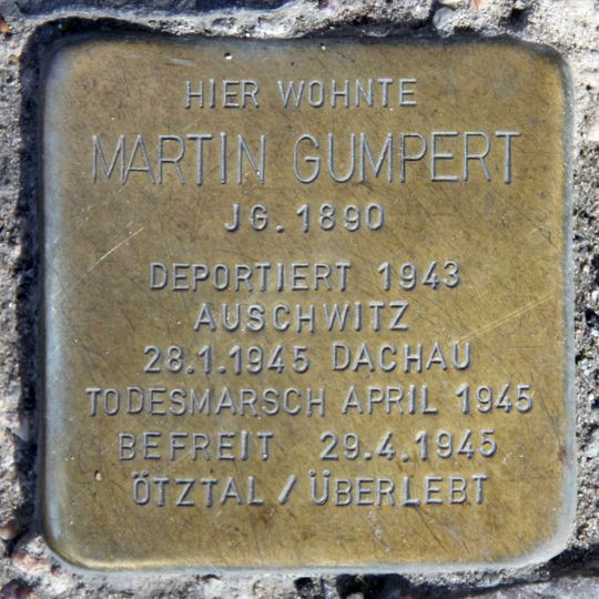 Stolperstein en memoria de Martin Gumpert