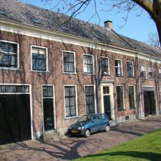 Weeshuiswal 5, Buren