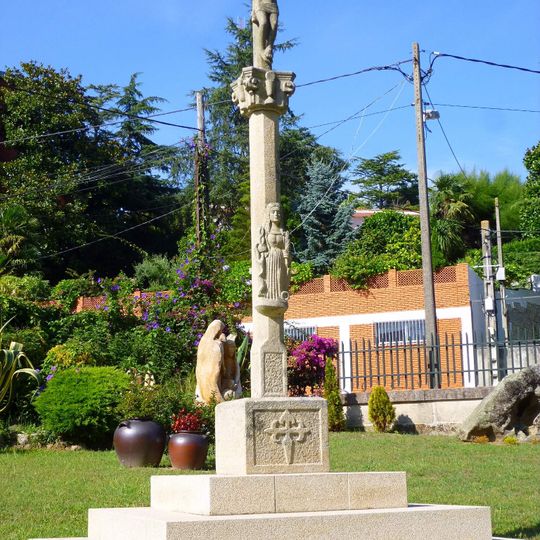 Cruceiro do adro da Igrexa da Soidade de Vigo