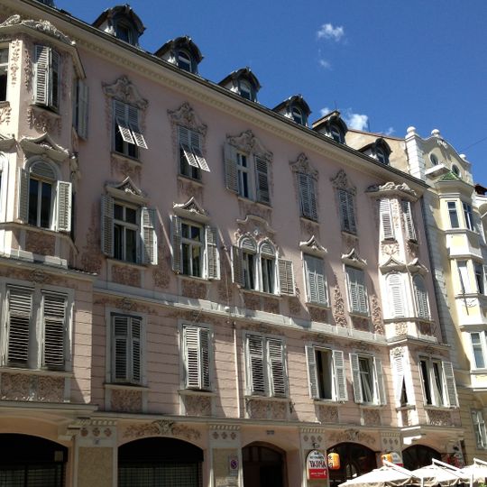 Sparkassenstraße 20-22