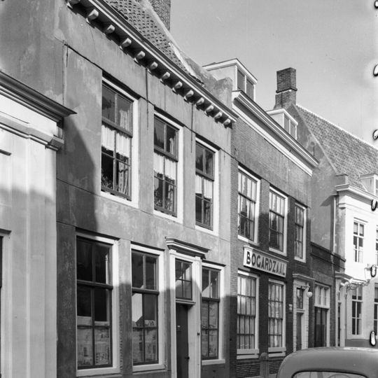 Huis met rechte gevel