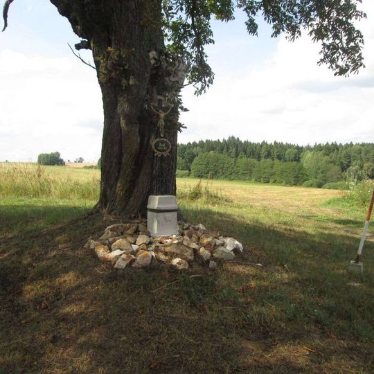 Kříž severně od Pejškova