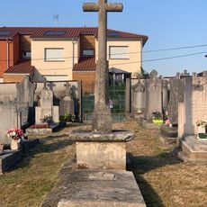 Cemetery cross of Civrieux