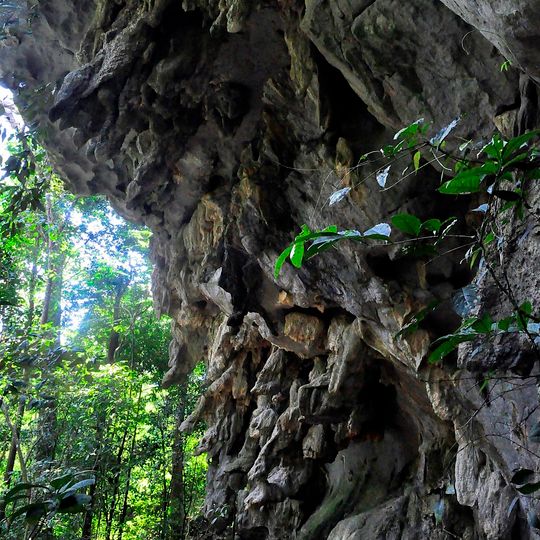 Tham Sakoen National Park