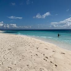Ukulhas bikini beach