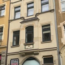 Mietshaus in geschlossener Bebauung Weinkellerstraße 29