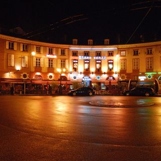 Plaza Denis-Dussoubs