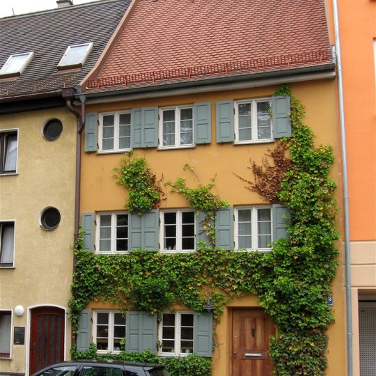 Schlichtes Vorstadthaus