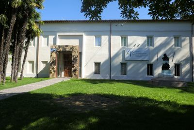 Entrance 1