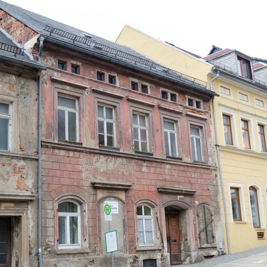 Mietshaus in geschlossener Bebauung Lange Straße 10