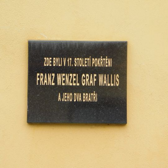 Pamětní deska hraběte Wallise v Ležkách