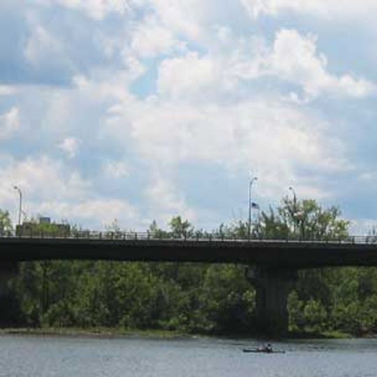 Vietnam Memorial Bridge