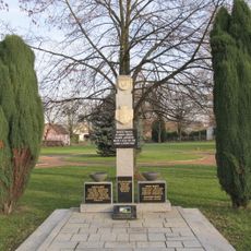 Pomník padlým v Chlumčanech