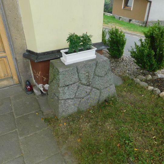 Kříž u kaple v Přísece